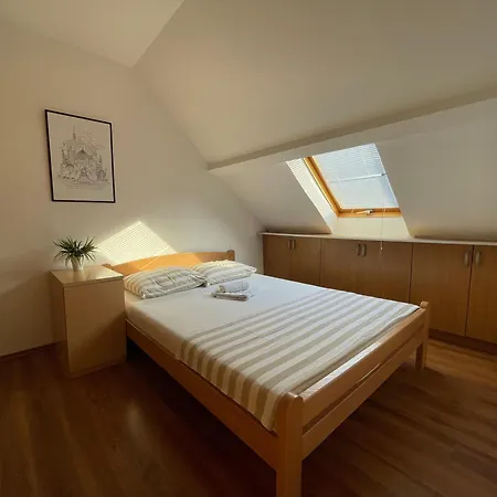 Old Town Two-bedroom Gem With Rooftop Charm *